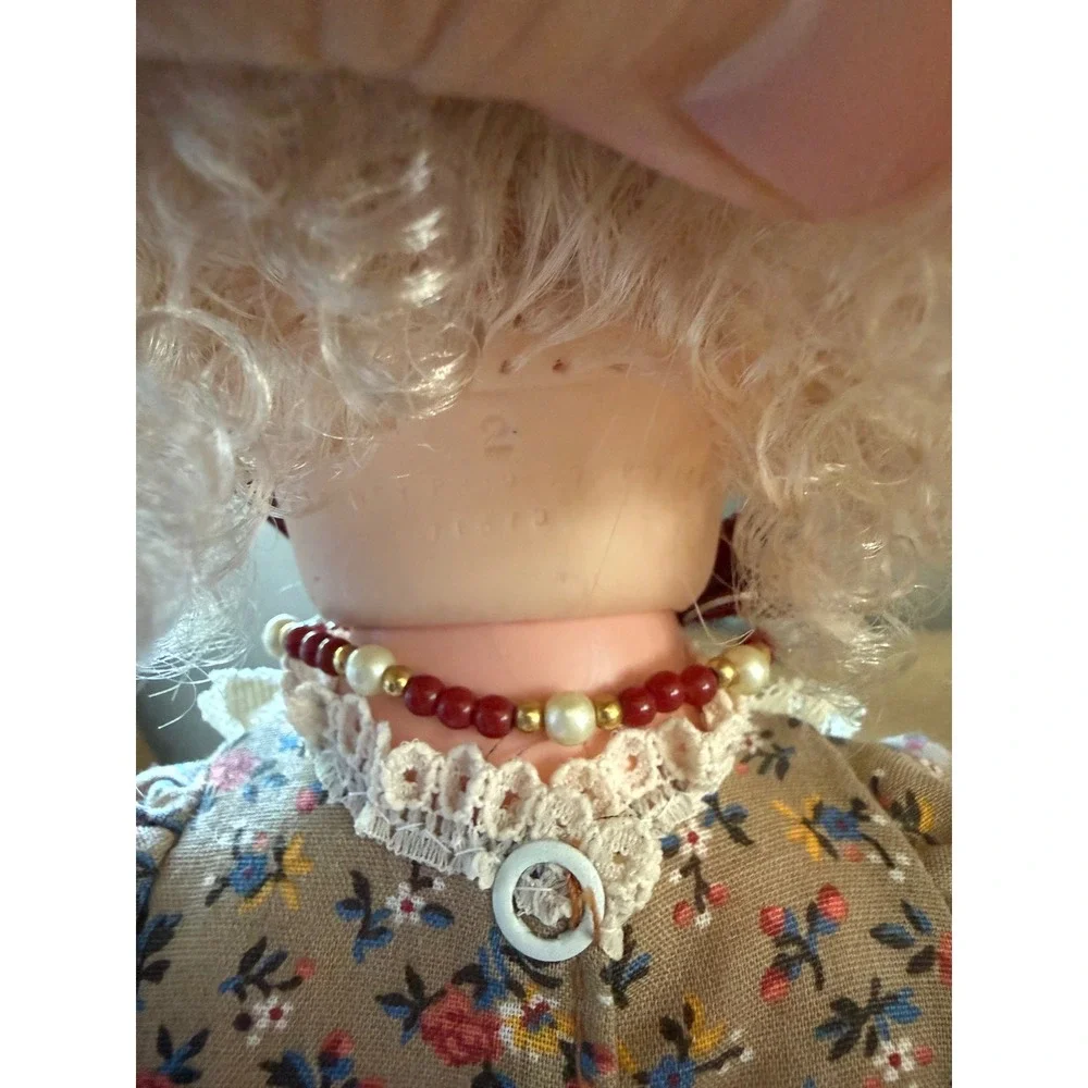 Vintage Blonde Curly Hair Doll Brown Floral Lace Dress Straw Hat Stand 12in‎